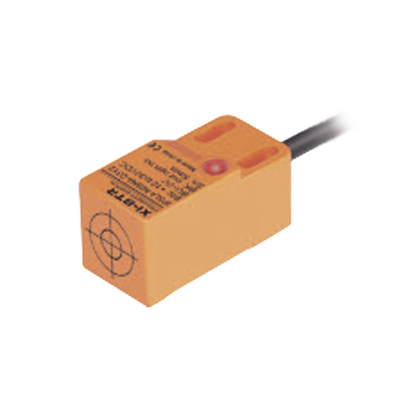Sensor de proximidad inductivo / 24 VCD / 200 mA / IP67 / -25°C a 70°C / 5 mm detección